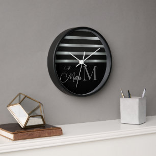 Monogramm Moderne Silberstreifen Familienname Uhr