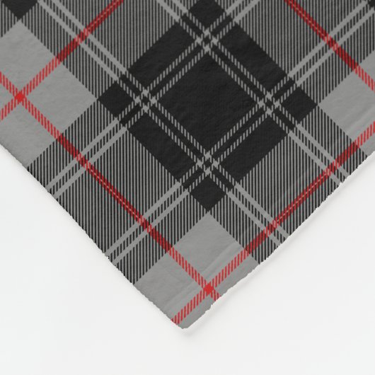 Monogramm Moffat Tartan Fleecedecke (Ecke)