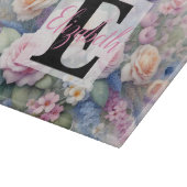Monogramm-Name auf Wasserfarben-Blumen in Pastellf Schneidebrett (Ecke)