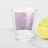 Monogramm Name des Lila Schneeflocken Schnapsglas (Rückseite)