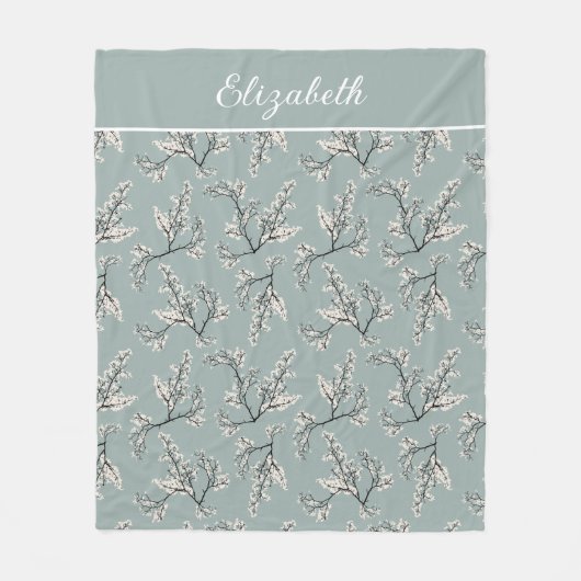 Monogramm Name Dusty Blue White Floral Botanic Fleecedecke (Vorderseite)
