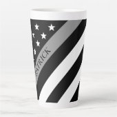 Monogramm-Name für die Korrektur der dünnen grauen Milchtasse (Vorderseite)