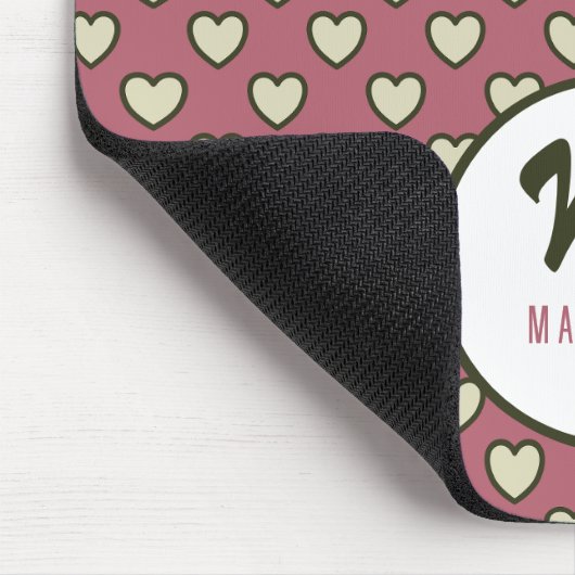Monogramm Name Green Red Hearts Muster Mouse Pad Mousepad (Ecke)