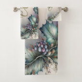 Monogramm Name Grüne Lila Blätter Rustikales Elega Badhandtuch Set (Insitu)