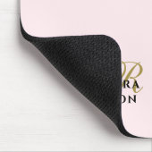 Monogramm Name Pastete Rosa Schwarz Minimalistisch Mousepad (Ecke)
