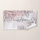 Monogramm Name Rosa Weiße Blume Aquarellsilber Badhandtuch Set (Handtuch)