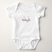 Monogramm Name Rosé Schrift Baby Strampler (Vorderseite)