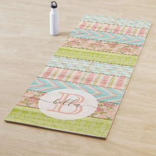 Monogramm Name Shabby-Rose auf rustikale Hütte Yogamatte