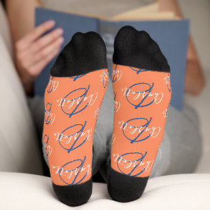 Monogramm Name und anfänglich weiße pfirsichblaue Socken