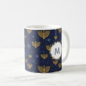 Monogramm Navy Blue / Hanukkah Muster Kaffeetasse (VorderseiteRechts)