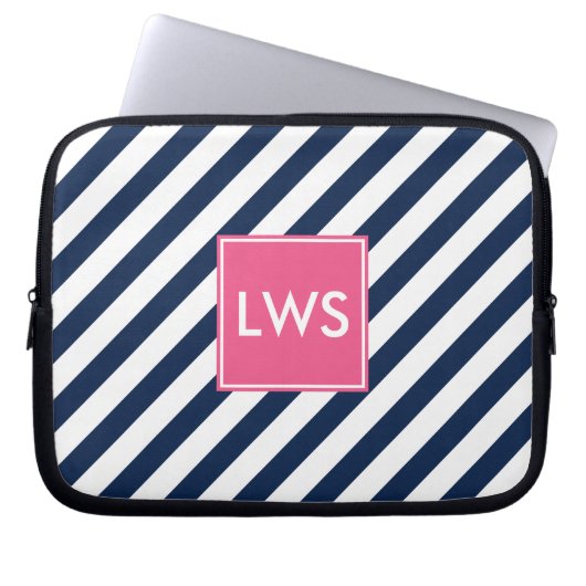 Monogramm Navy Blue Nautic Stripes Laptopschutzhülle (Vorderseite)