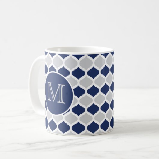 Monogramm Navy Blue und Grau Quatrefolie Kaffeetasse (Vorderseite Links)