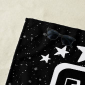 Monogramm Niedlich Doodle Doodle Hund mit Sternen Strandtuch (Beispiel)