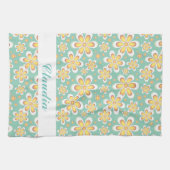 Monogramm niedlich orangefarbene Blume auf grün Geschirrtuch (Horizontal)