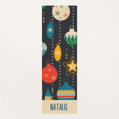 Monogramm niedliche Kontrastnähte und beige Orname Yogamatte (Vorderseite)