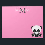 Monogramm Niedliches Sitzen Panda Personalisiert r Notizblock<br><div class="desc">Monogram Niedlich Sitting Panda Personalisiert Pink Notepads verfügt über einen niedlichen Panda Bären auf dem Boden auf einem rosa Hintergrund. Personalisieren Sie Ihre Monografie und Ihren Namen,  indem Sie den Text in den dafür vorgesehenen Textfeldern bearbeiten. Entworfen von ©Evco Studio www.zazzle.com/store/evcostudio</div>