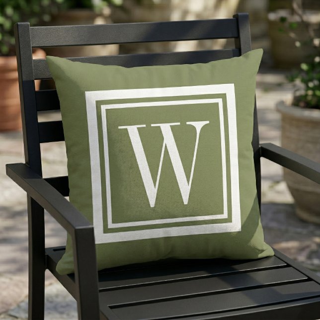 Monogramm Olive Green und White Classic Square Kissen (Von Creator hochgeladen)