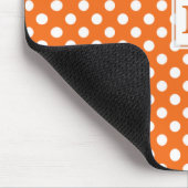 Monogramm: Orange u. weißer Tupfen Mousepad (Ecke)