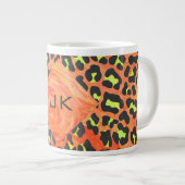 Monogramm Orange und Gelb Jumbo-Tasse (Vorderseite Rechts)