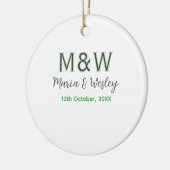 Monogramm Paar graugrüne moderne romantische Datum Keramik Ornament (Links)