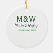 Monogramm Paar graugrüne moderne romantische Datum Keramik Ornament (Hinten)