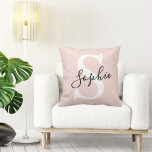 Monogramm Pastell mit Personalisiertem modernen Na Kissen<br><div class="desc">Monogramm Pastell mit Personalisiertem modernen Namen Pink</div>