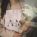 Monogramm Pastell Pink Personalisierte Schürze<br><div class="desc">Mit dieser Personalisierten Schürze in Monogram Pastel Pink fügen Sie Ihrer Küche eine Touch Eleganz hinzu. Diese Schürze ist mit einem weichen pastellrosa Farbton und einem individuell anpassbaren Monogramm perfekt für diejenigen, die Liebe zum Kochen im Stil. Aus hochwertigen Materialien hergestellt, bietet es Komfort und Langlebigkeit und ist somit ideal...</div>