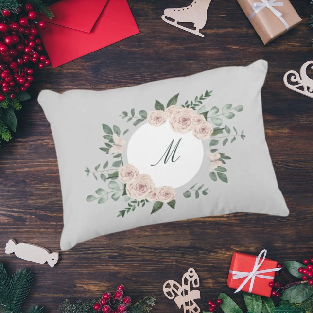 Monogramm personalisiertes Kissen Blumenkranz (Von Creator hochgeladen)