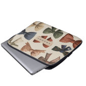 Monogramm Personalisiertes Retro-Vintages Muster Laptopschutzhülle (Vorne Knopf)