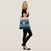 Monogramm Pfirsich Grau Blau Gestreift Modern Chic Tasche (Am Model)