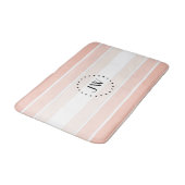 Monogramm Pink Coral Pastellstreifen Bath Mat Badematte (Schrägansicht)