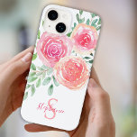 Monogramm Pink Floral Case-Mate iPhone 14 Hülle<br><div class="desc">Dieses hübsche iPhone-Gehäuse ist mit einem Aquarellbouquet aus Rose und Blättern in Rosa-,  Korallen- und Grüntönen dekoriert. Einfach mit Ihrem Monogramm und Namen anpassbar. Original Wasserfarbe © Michele Davies.</div>