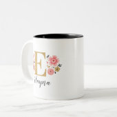 Monogramm Pink Floral Letter E Zweifarbige Tasse (Vorderseite Links)