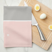 Monogramm-Plan für den Maroon-Graurosa-Farbblock Geschirrtuch (Viertel Falte)