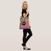 Monogramm Rainbow Leopard Print Zickzack Tasche (Am Model)