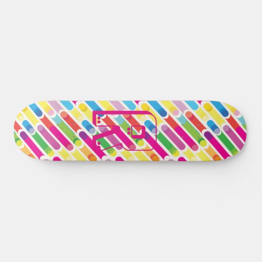 Monogramm-Regenbogen-diagonale Linien Skateboard (Horizontal)