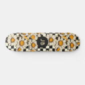 Monogramm Retro Groovy Gänseblümchen Schachbrett Skateboard (Horizontal)