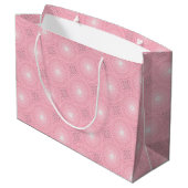 Monogramm-Rosa-Kreismuster Große Geschenktüte (Rückseite Schrägansicht)