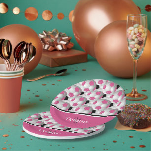 Monogramm-rosa schwarzes Fußball-Muster Pappteller