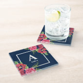 Monogramm Rot und Rosa Blume Dunkelblau Glasuntersetzer (Schrägansicht)