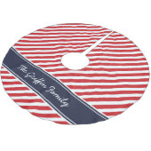 Monogramm roter und schwerer Preppy-Streifen Polyester Weihnachtsbaumdecke (Schrägansicht)