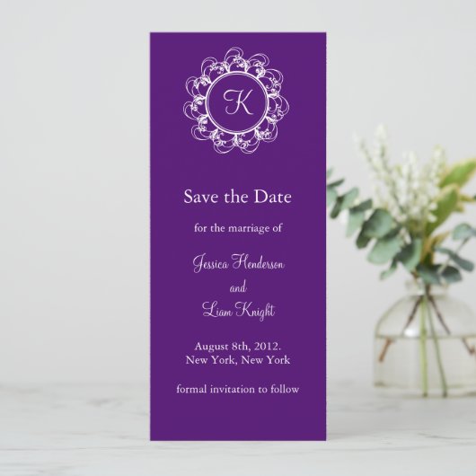 Monogramm Save the Date (lila) (Stehend Vorderseite)