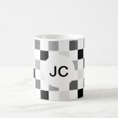 Monogramm-Schachbrettmuster Schwarz und Weiß Moder Kaffeetasse (Mittel)