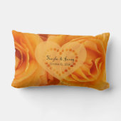 Monogramm-schönes orange hybrides Tee-Rosen-Herz Lendenkissen (Rückseite)