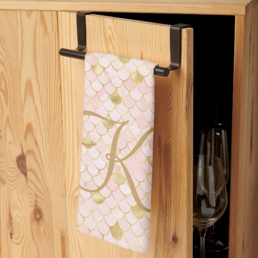 Monogramm Schriftzug Blush Pink Gold Meerjungfrau Geschirrtuch (Drittel gefaltet)