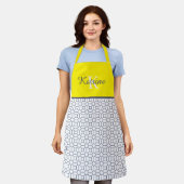 Monogramm-Schürze mit All-Over-Druck Schürze (Getragen)