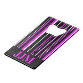 Monogramm Schwarz, rosa Strichcodestreifen Kreditkarten Flaschenöffner (Vorderseite Schrägansicht)