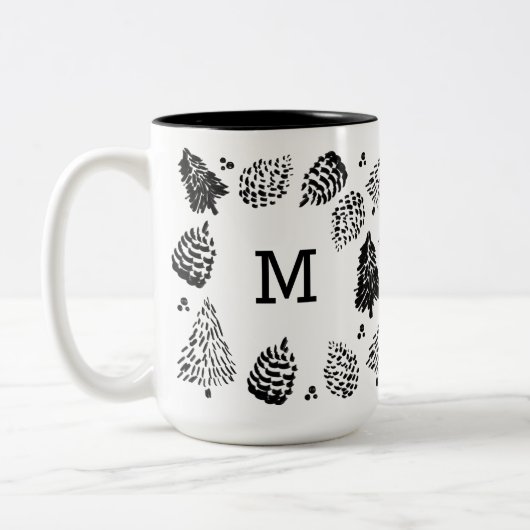 Monogramm Schwarz-Weiß-Pinecone und Pine-Tree Zweifarbige Tasse (Links)