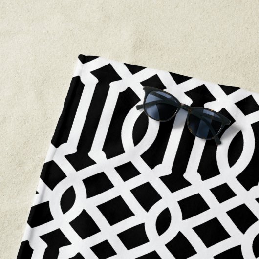 Monogramm Schwarz-Weiß-Trellis | Editierbare Farbe Strandtuch (Beispiel)