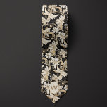 Monogramm Schwarz, Weiß und Taue Krawatte<br><div class="desc">Mit unserer Schwarz-,  Weiß- und Taupe Monogram Neck Tie verschmelzen Sie eine klassische Ästhetik. Die raffinierte Farbpalette und das botanische Design machen es zu einer vielseitigen Wahl für Hochzeiten. Vervollständigen Sie Ihr Ensemble mit unseren passenden Socken für ein abgestimmtes Aussehen.</div>